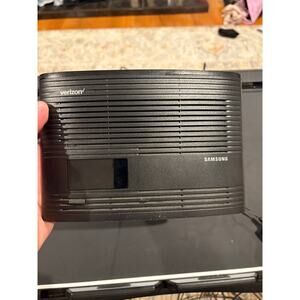 Samsung Verizon 4G LTE Network Extender 2 SLS-BU10B W/ Power Cable & Antenna